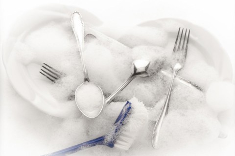 Freshly washed dishes