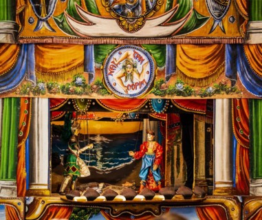 Puppet theatre performance