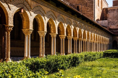 Cloister with 228 differently designed double columns