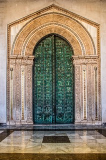 Bronze portal of Bonannus