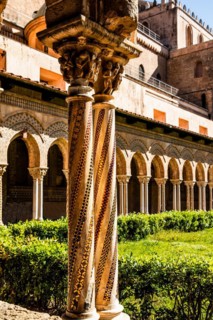 Cloister with 228 differently designed double columns