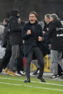 Goal celebration for coach Bruno Labbadia VfB Stuttgart