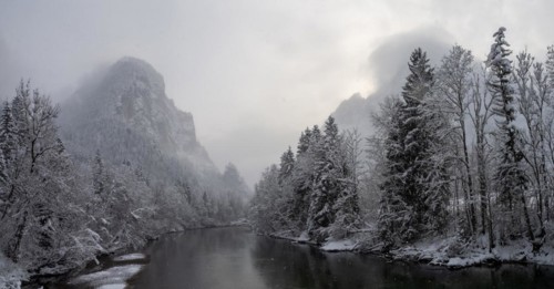 View from the Enns bridge into the winter landscape at the Gesaeuse entrance