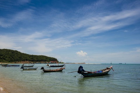 Lipa Noi Beach