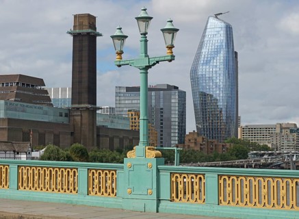 Streetlight on Southwark Bridge
