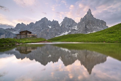 Laghetto Baita Segantini at sunrise