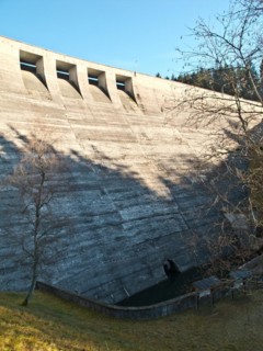 Dam with stilling basin