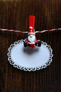 Christmas clip holds label