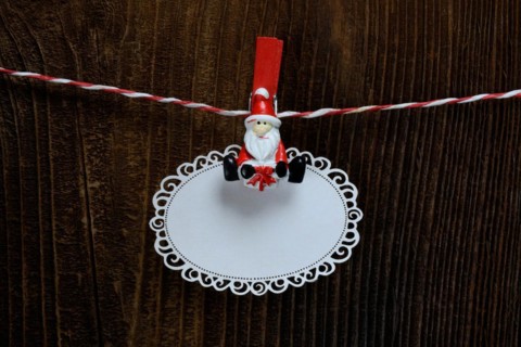 Christmas clip holds label