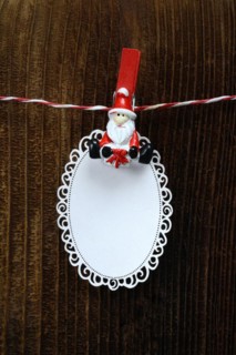 Christmas clip holds label