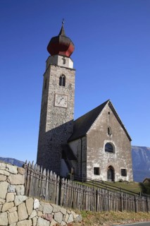 Church of St. Nicholas near Mittelberg in front of the Schlern massif