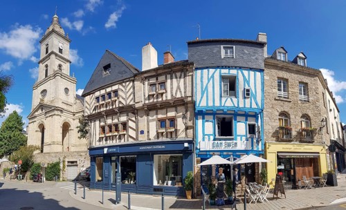 Half-timbered houses on the Pl. du General de Gaulle square