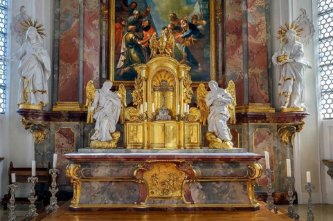 Main altar with angels and figures of saints