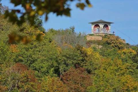 Tea temple on the Kauzenberg with forest during autumn