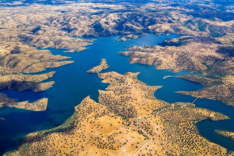 Aerial view of the Embalse de Montoro 1 reservoir in the Sierra Madrona
