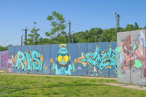 Graffiti wall