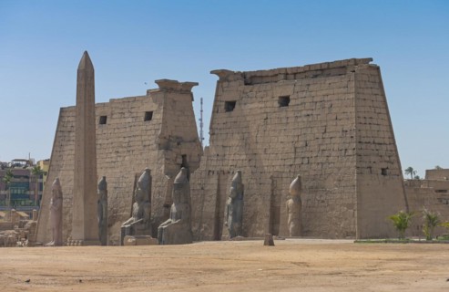 Pylon with figures of Ramses II and obelisk