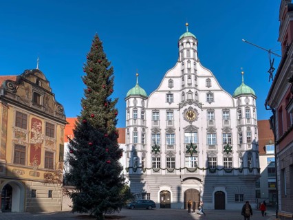 Memmingen town hall and tax house with Christmas tree in between