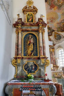 Side altar