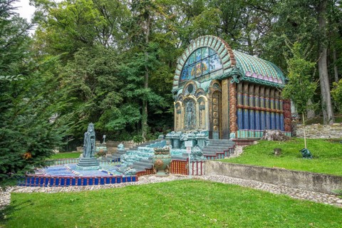 Fountain house at the Ernst Fuchs Museum