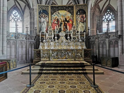 High altar with opened wings: Coronation of Mary and on the wings the twelve apostles