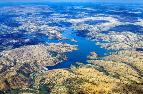 Aerial view of the Embalse de Montoro 1 reservoir in the Sierra Madrona