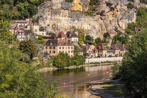Canoes on the Dordogne in La Roque-Gageac