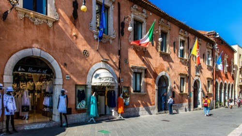 Corso Umberto is the main street