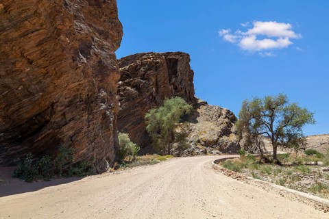 Road C14 and landscape at Kuiseb Pass