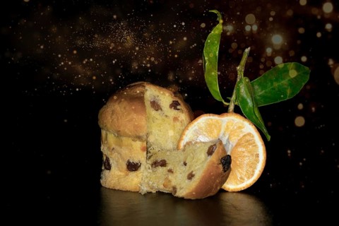 Cut panettone
