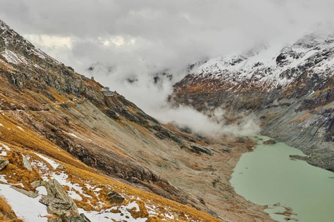 Clouds lying in the valley at Pasterze Hochalpengletscher