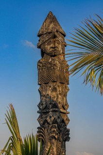 Wooden statues in Fort Dauphin