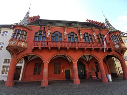 Four Habsburg rulers at the Historisches Kaufhaus