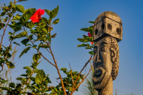 Wooden statues in Fort Dauphin