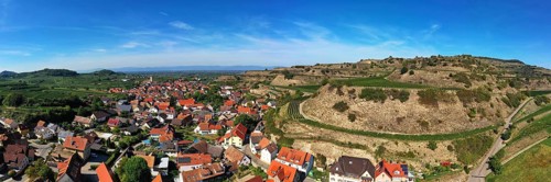 Aerial view of Vogtsburg am Kaiserstuhl with a view of the town. Vogtsburg am Kaiserstuhl