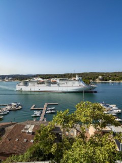 Boats and ferries at Mahon Harbour
