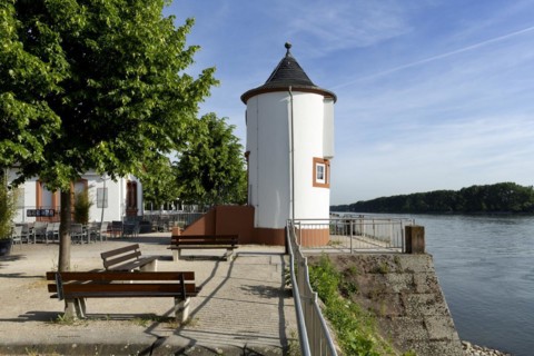 Water gauge house of the Worms Rhine level