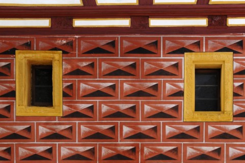 Painted masonry with two windows at the Schultheissenhof