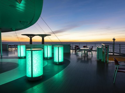 Cruise ship