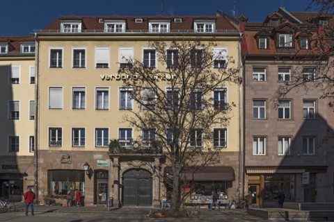 Historic residential building at Weinmarkt 10