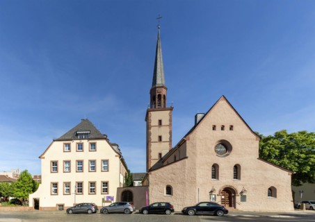 Protestant Magnus Church and Rhine-Hesse region Youth Hostel