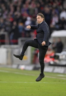 Goal celebration coach Bruno Labbadia