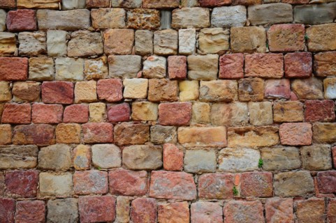 Natural stone wall