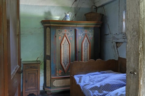 Sleeping chamber