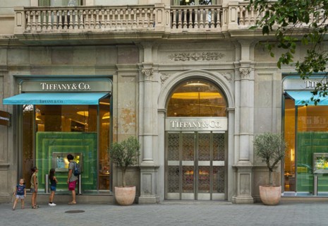 Houses and shops on the boulevard Passeig de Gracia