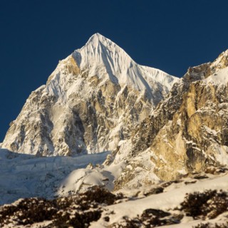 Larkya Peak