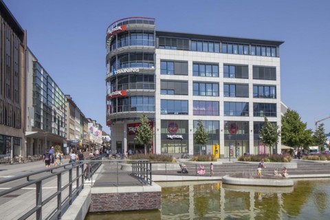 Berliner Platz with Holstenfleet and Holstenstrasse pedestrian zone