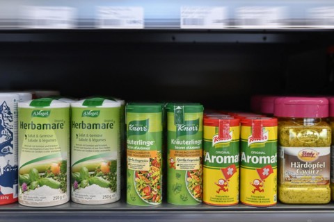 Wipe clean sales shelf spices