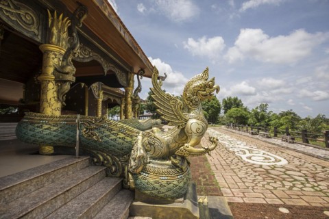 Dragon head in the temple Wat Sirindhorn Wararam
