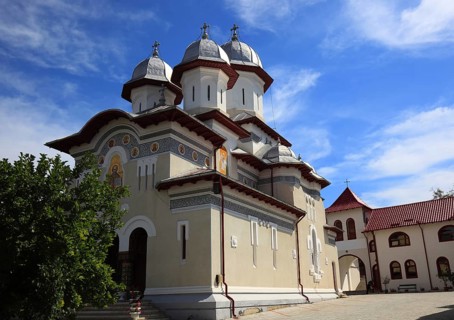 Church of Saint Nicholas the Less of Curtea de Arges